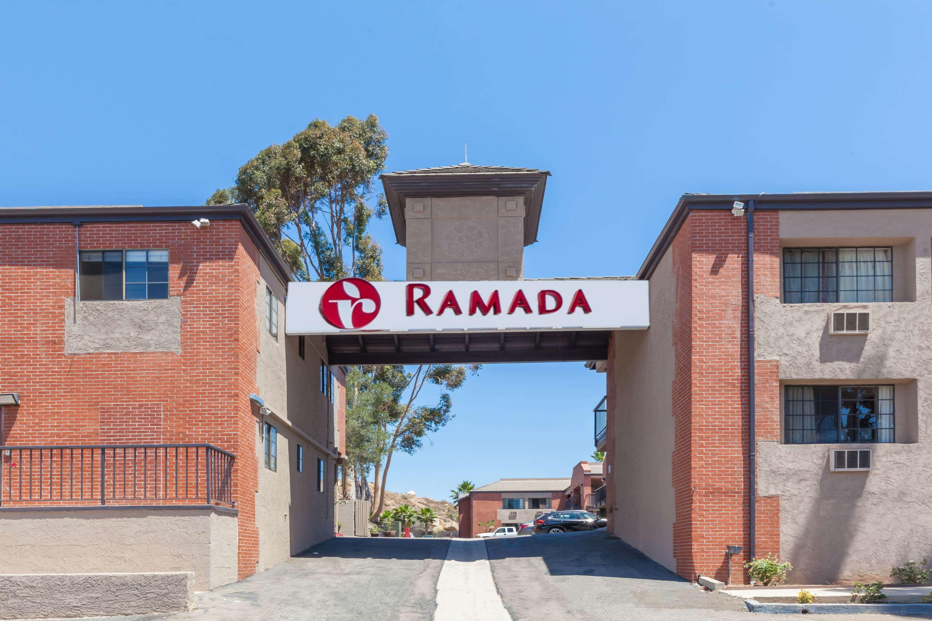 Ramada By Wyndham San Diego Poway Miramar Exterior photo